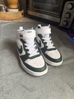 Nike Kids High-Top Sneakers in White & Dark Green